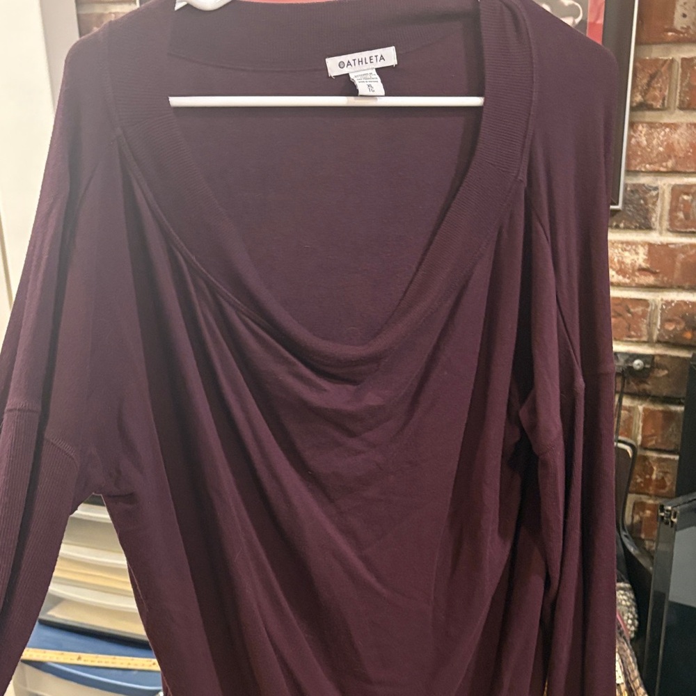 Athleta Women's Plum Purple Top with Thumb Holes in XL